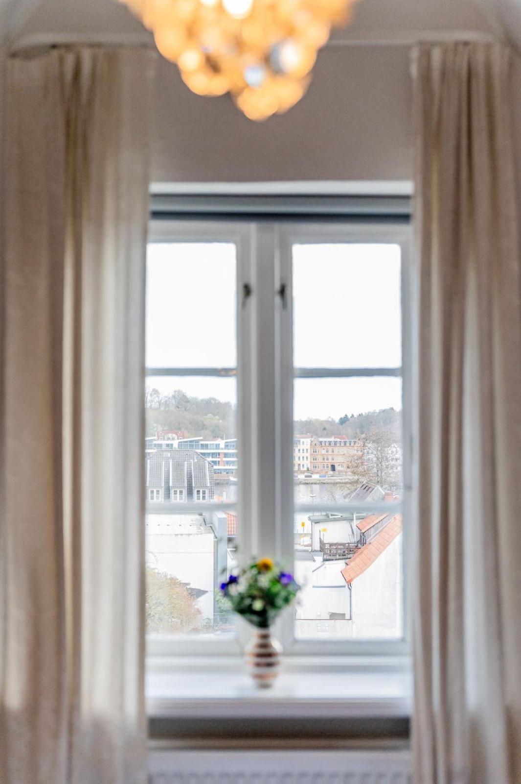 Hafenblick Ferienwohnung In Der Altstadt Mit Parkplatz Flensburg Buitenkant foto